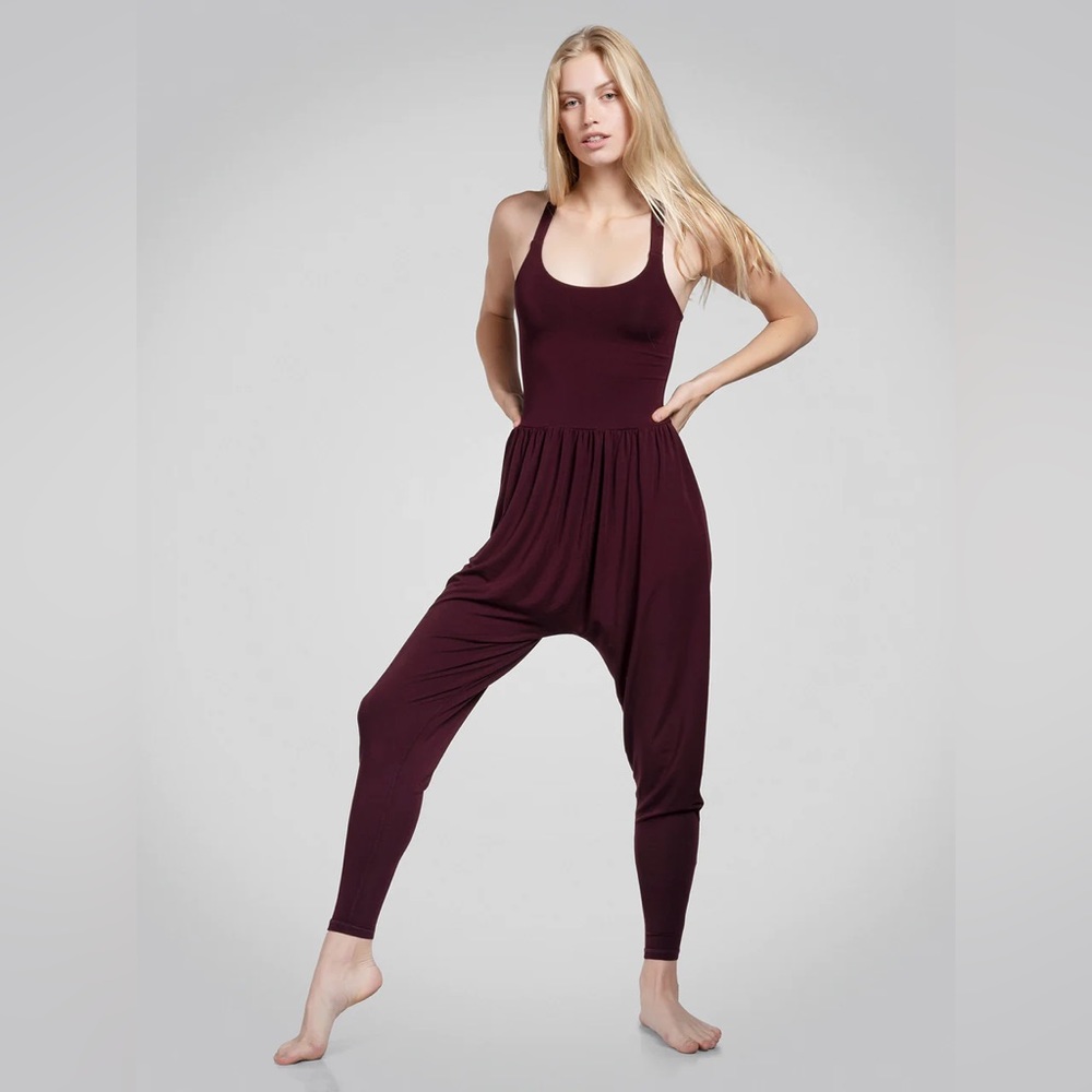 Like new Bodhi yoga jumper with pockets 💜